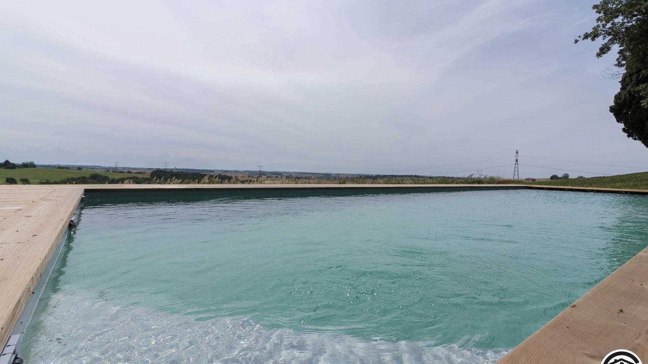 Photo of Outdoor in Aurin