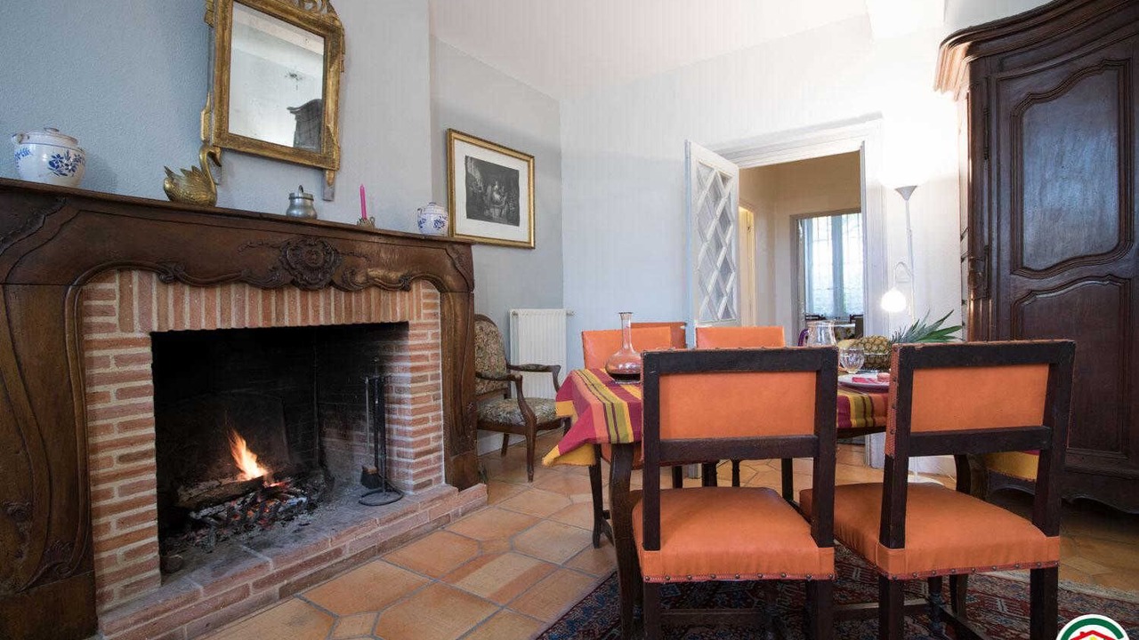 Photo of Others in Aurin