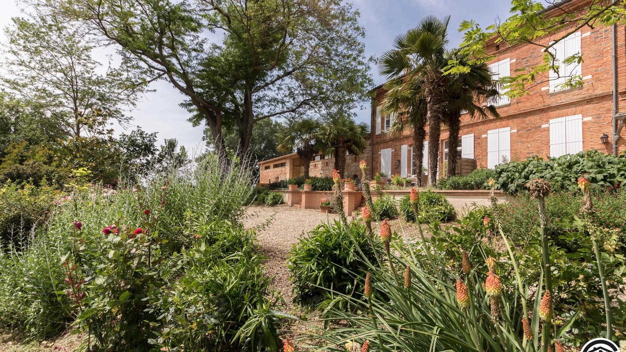 Photo of Outdoor in Aurin