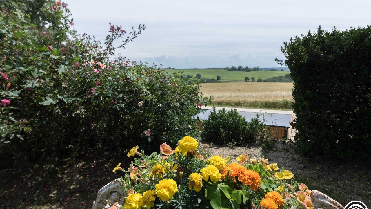 Photo of Outdoor in Aurin