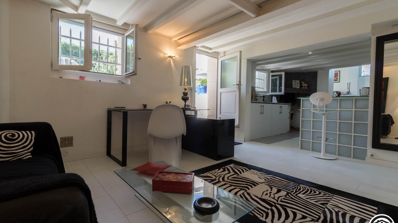 Photo of Livingroom in Cote Pavee