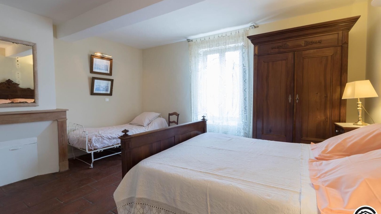 Photo of Bedroom in Calmont