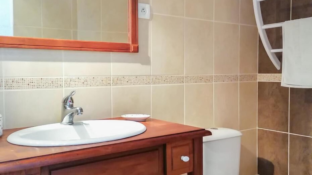 Photo of Bathroom in Ganties