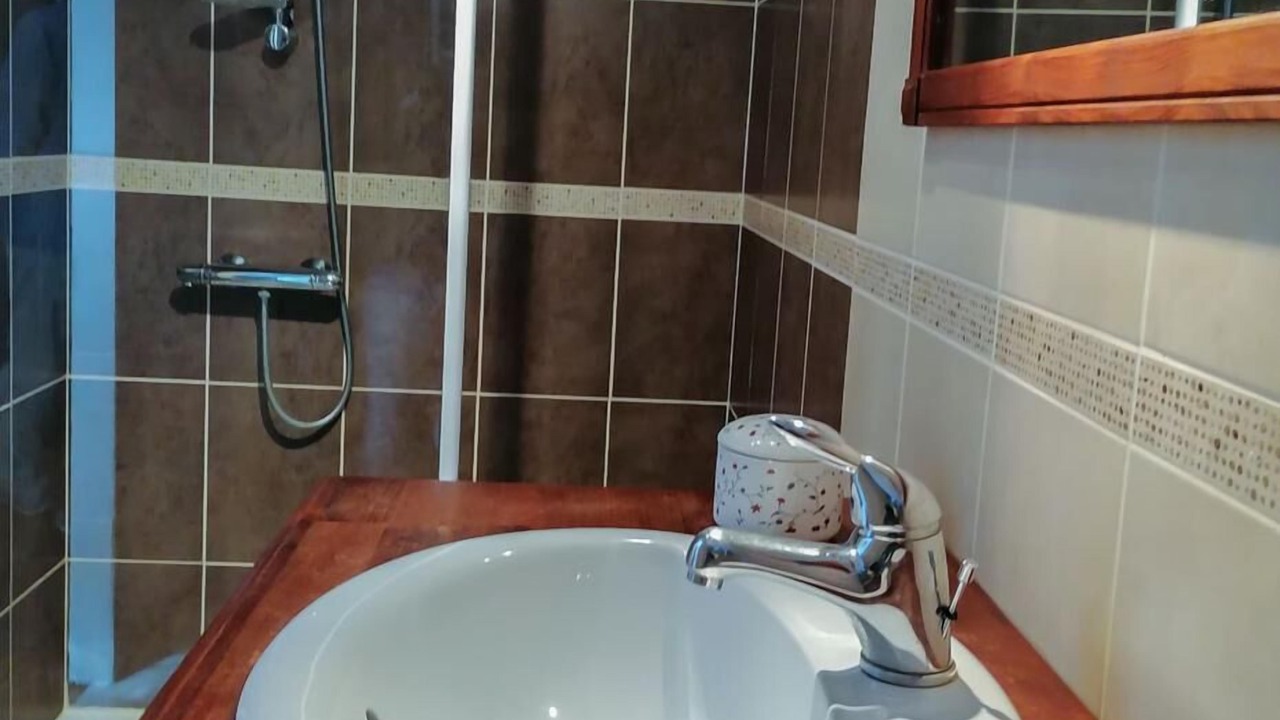 Photo of Bathroom in Ganties