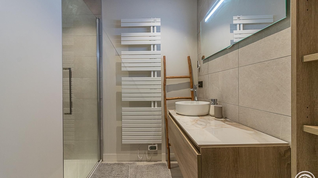 Photo of Bathroom in Mayregne