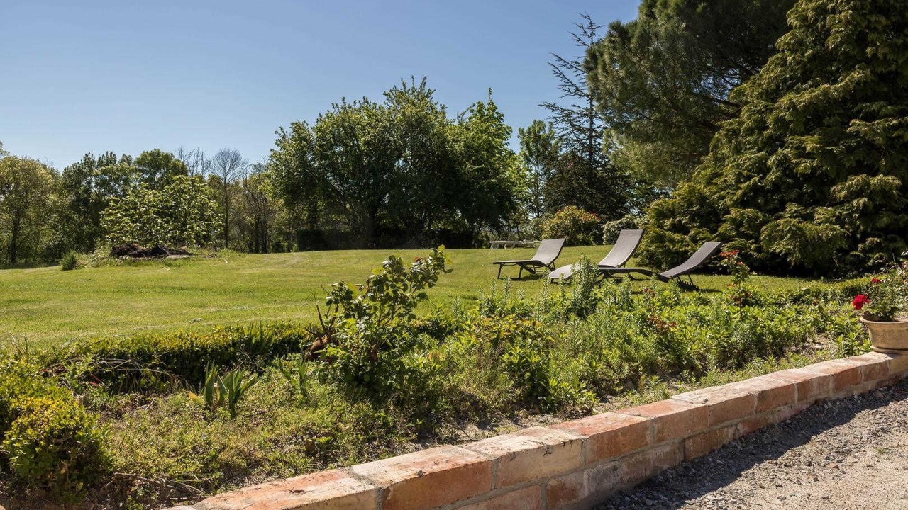 Photo of Outdoor in Roumens