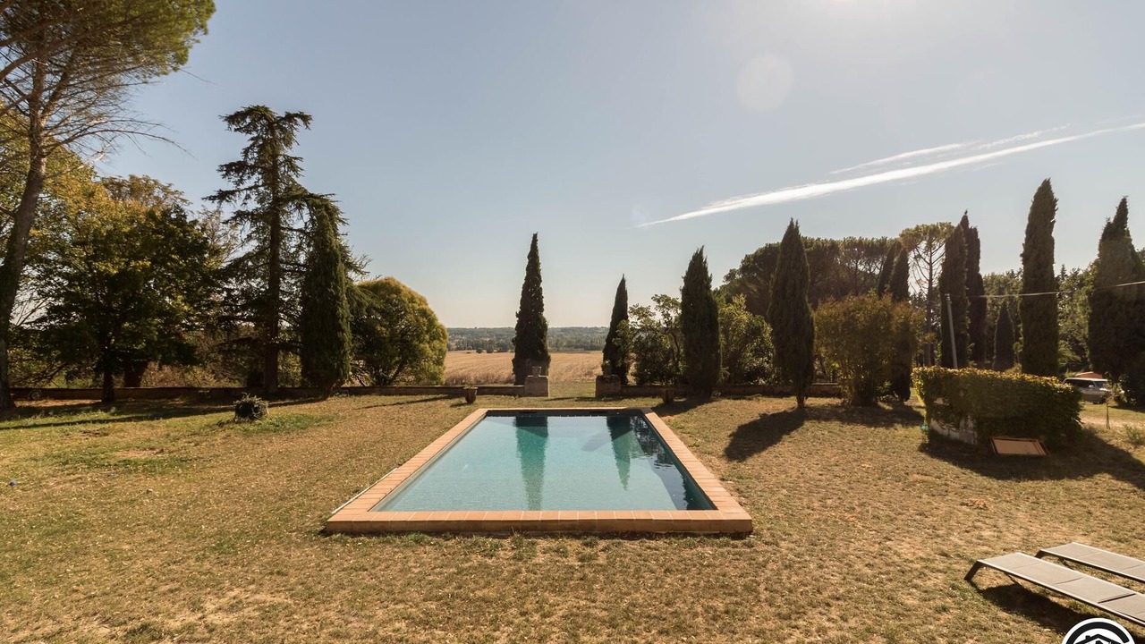 Photo of Outdoor in Villaries