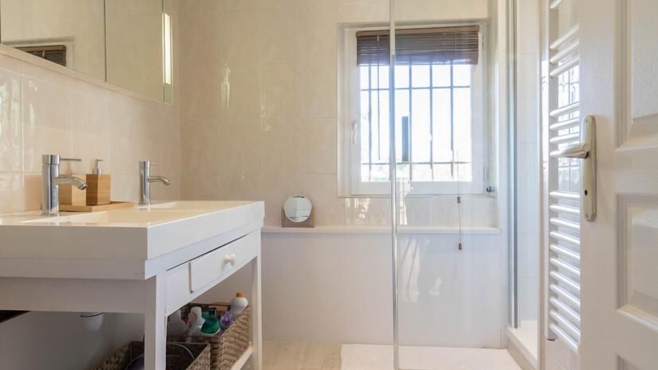 Photo of Bathroom in Villaries