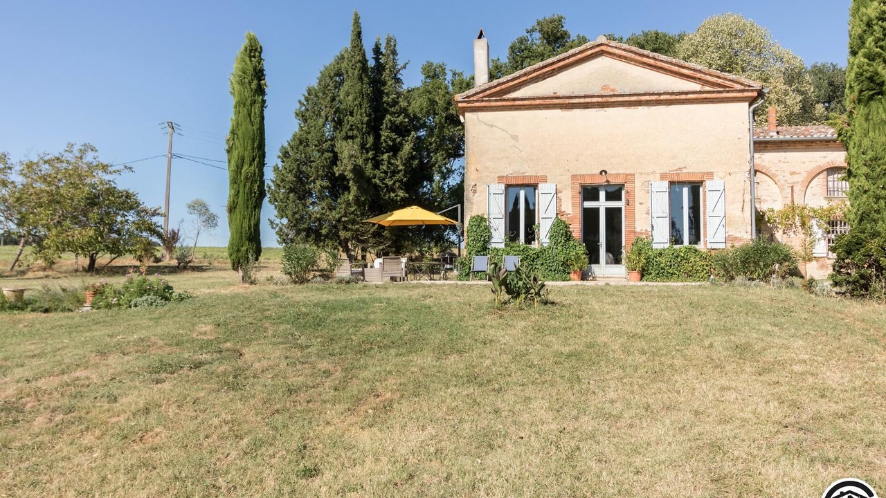 Photo of Outdoor in Villaries