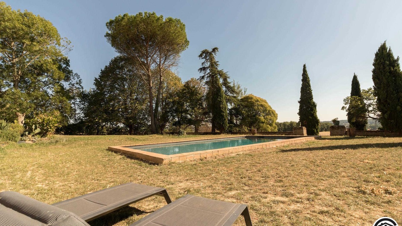 Photo of Outdoor in Villaries