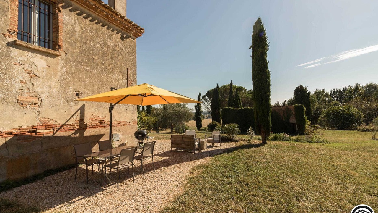 Photo of Outdoor in Villaries