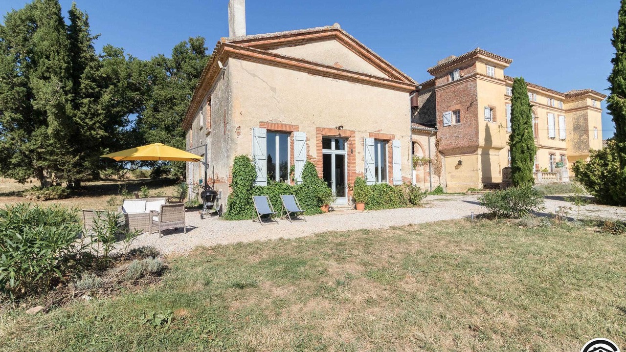 Photo of Outdoor in Villaries