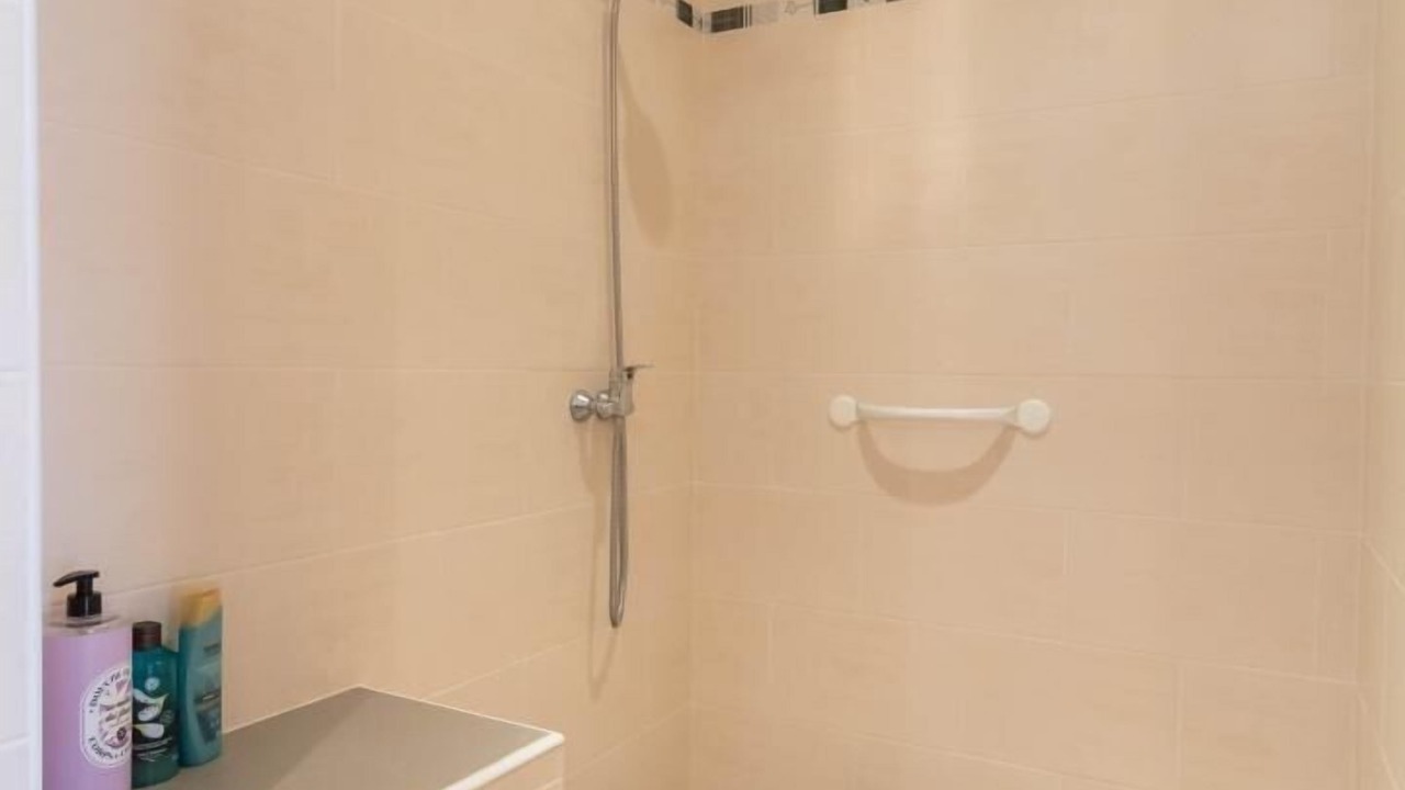 Photo of Bathroom in Beaumont-sur-Leze