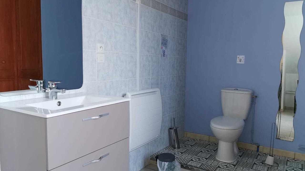 Photo of Bathroom in Auriac-sur-Vendinelle