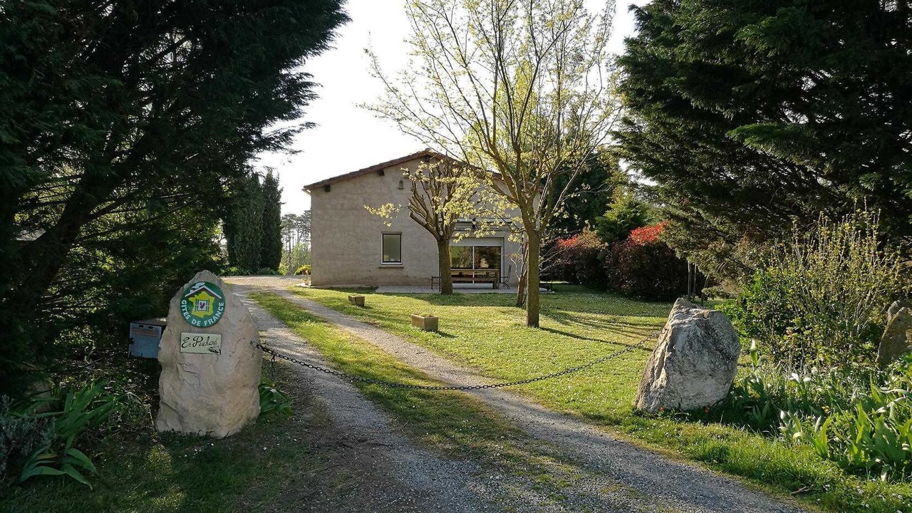 Photo of Outdoor in Auriac-sur-Vendinelle