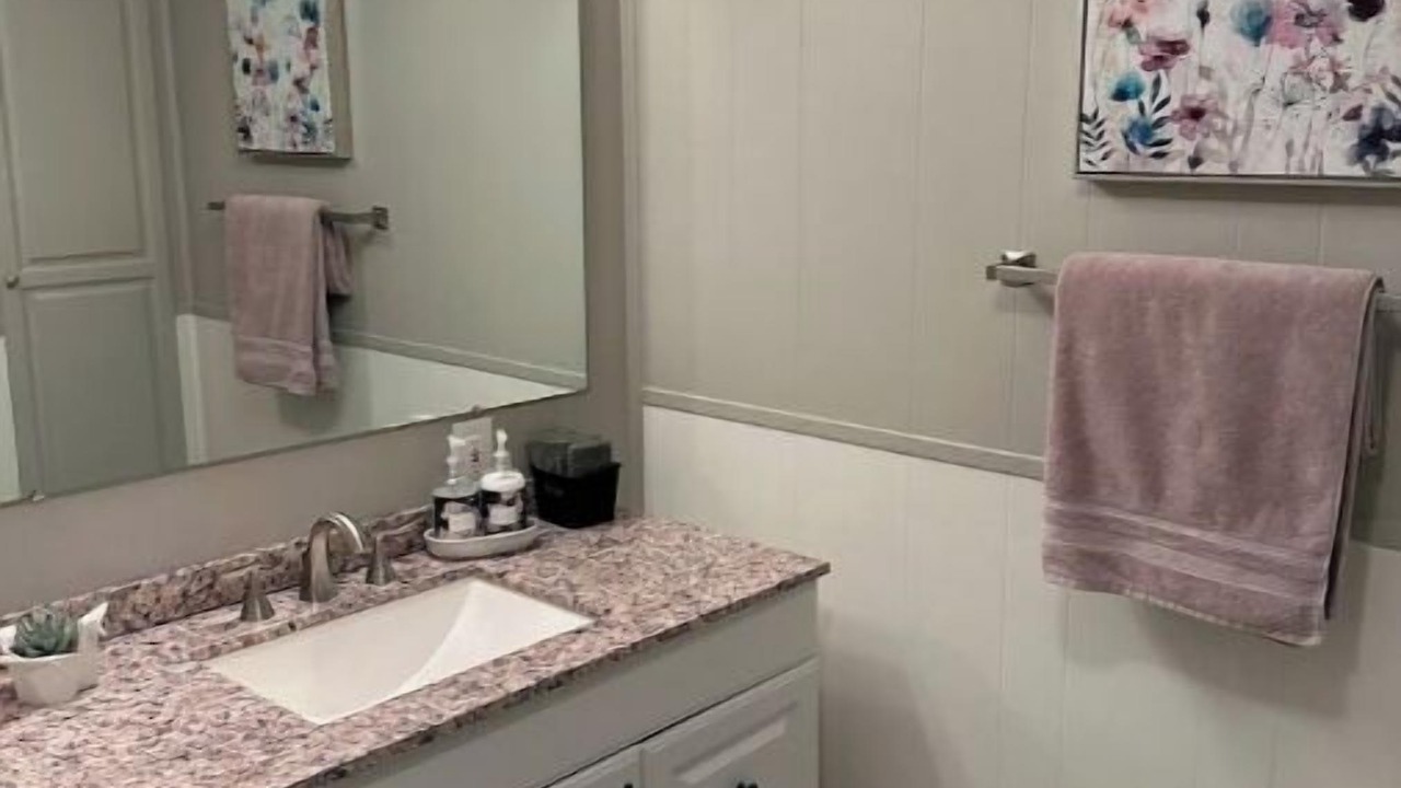 Photo of Bathroom in Effingham