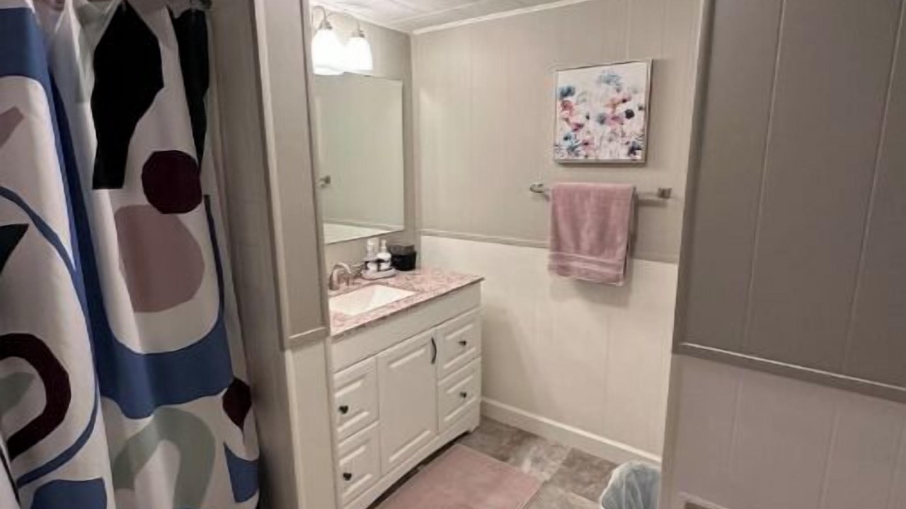 Photo of Bathroom in Effingham