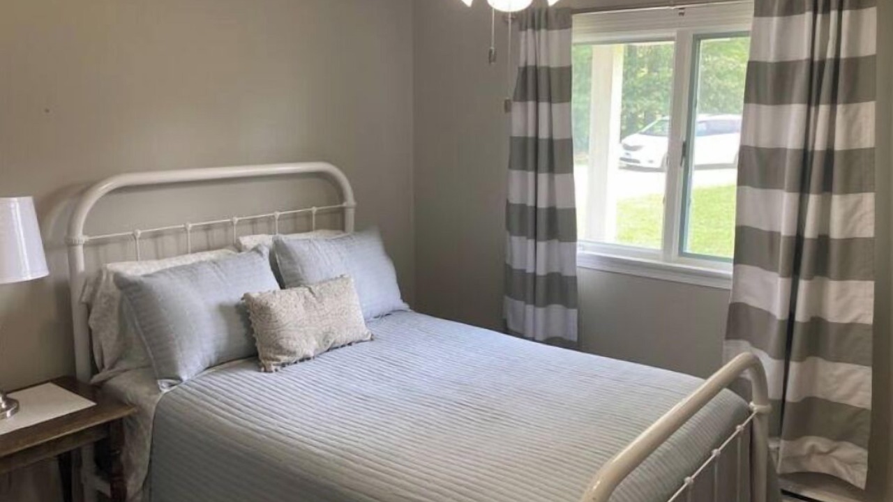 Photo of Bedroom in Effingham