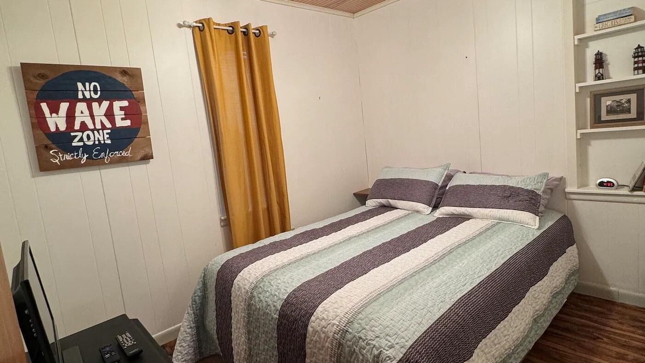 Photo of Bedroom in Quitman