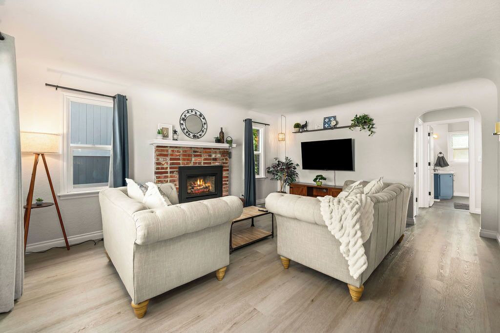 Photo of Livingroom in Eastside