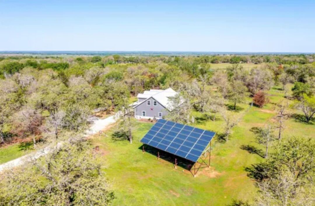 Photo of Outdoor in Hill County