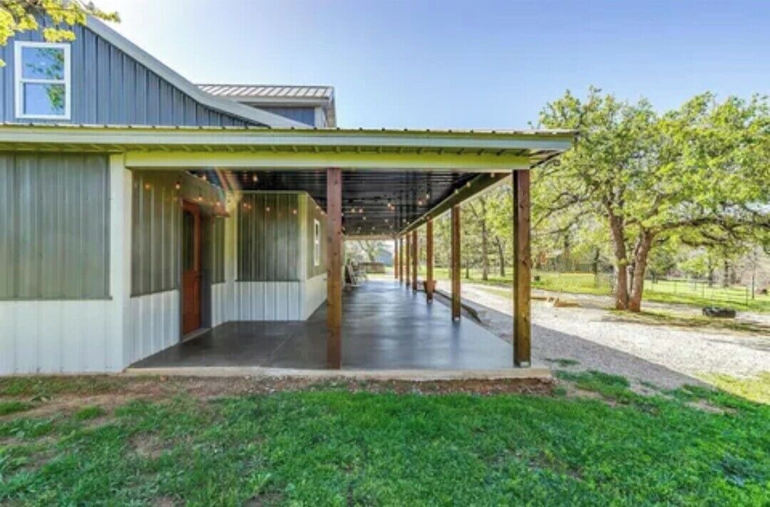 Photo of Outdoor in Hill County