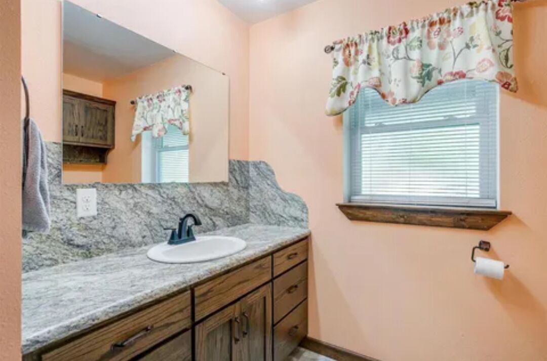 Photo of Bathroom in Hill County
