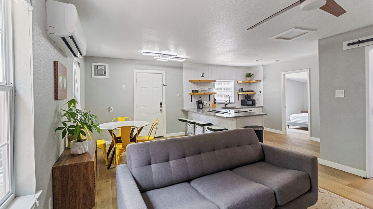 Photo of Livingroom in Oak Cliff