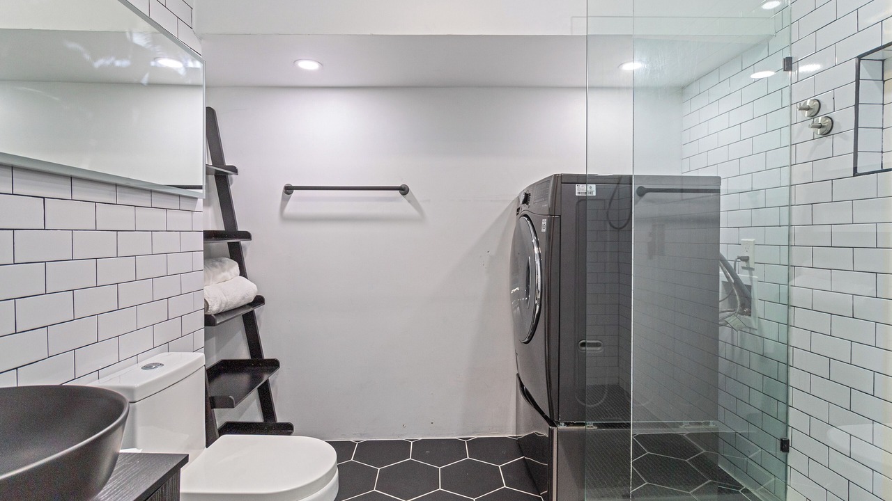 Photo of Bathroom in Oak Cliff