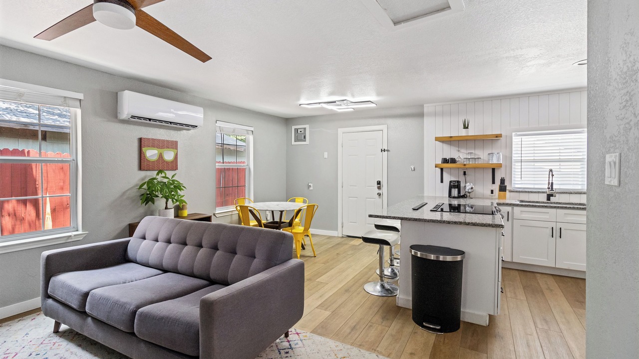 Photo of Livingroom in Oak Cliff
