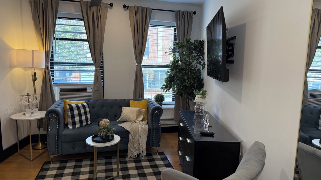 Photo of Livingroom in Englewood