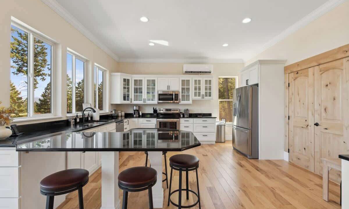 Photo of Kitchen in Lakeside