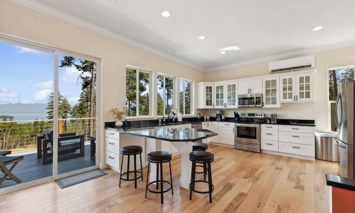 Photo of Kitchen in Lakeside