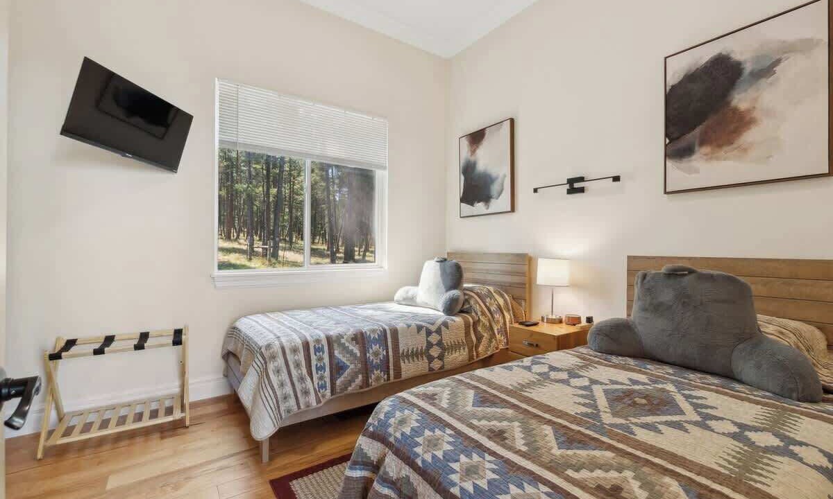 Photo of Bedroom in Lakeside