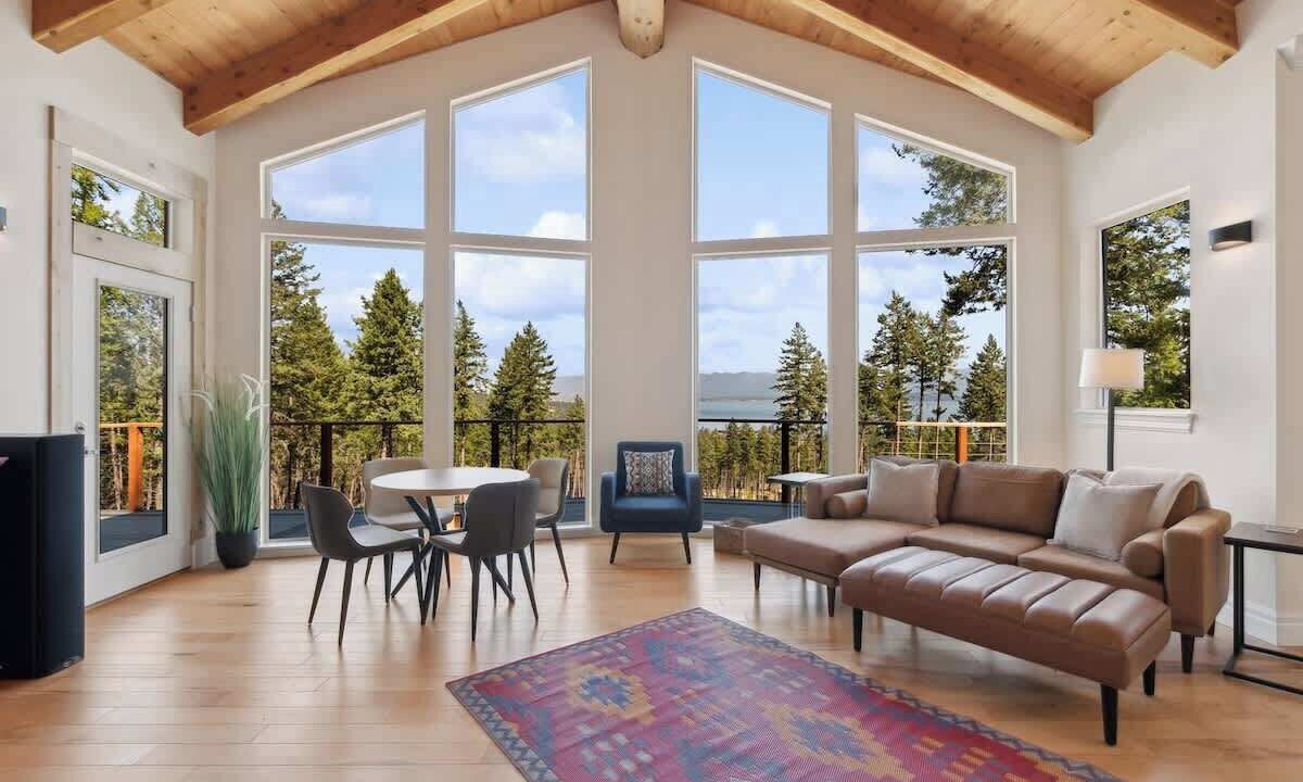 Photo of Livingroom in Lakeside