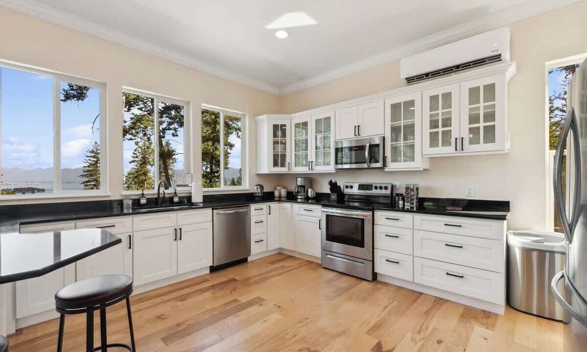 Photo of Kitchen in Lakeside
