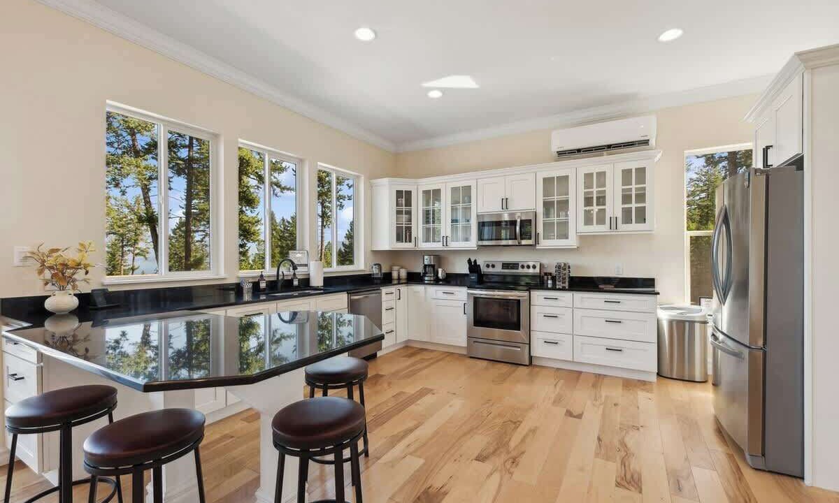Photo of Kitchen in Lakeside