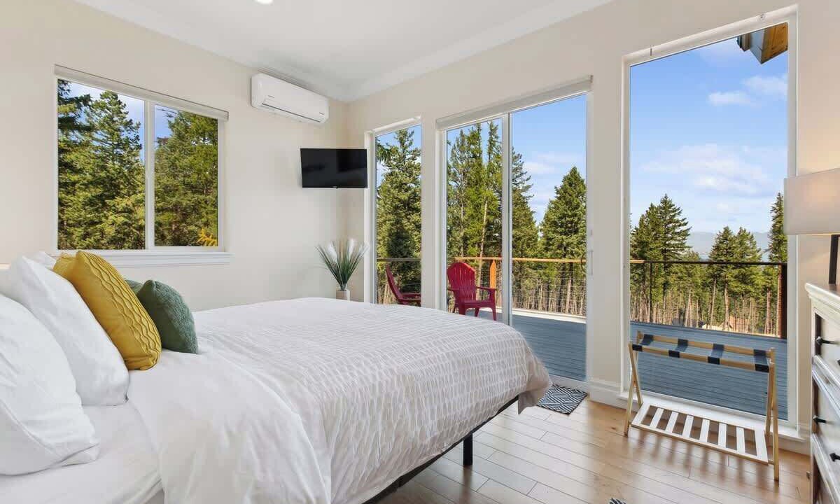 Photo of Bedroom in Lakeside