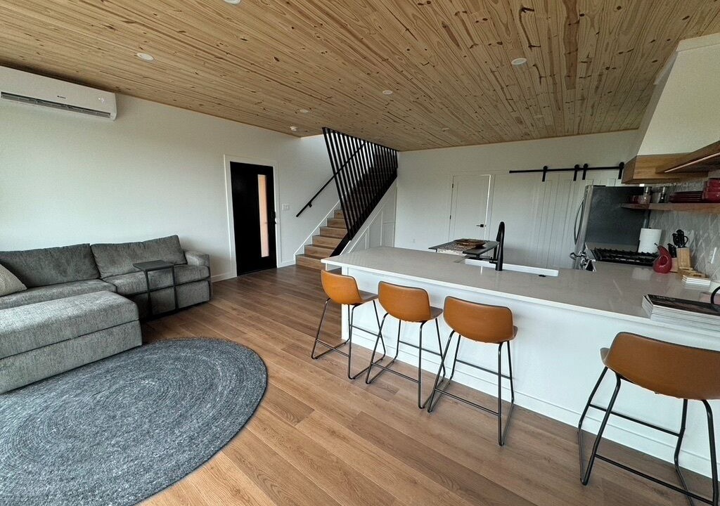 Photo of Livingroom in Cedar Creek