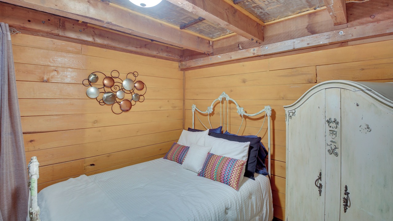 Photo of Bedroom in Hot Springs Village