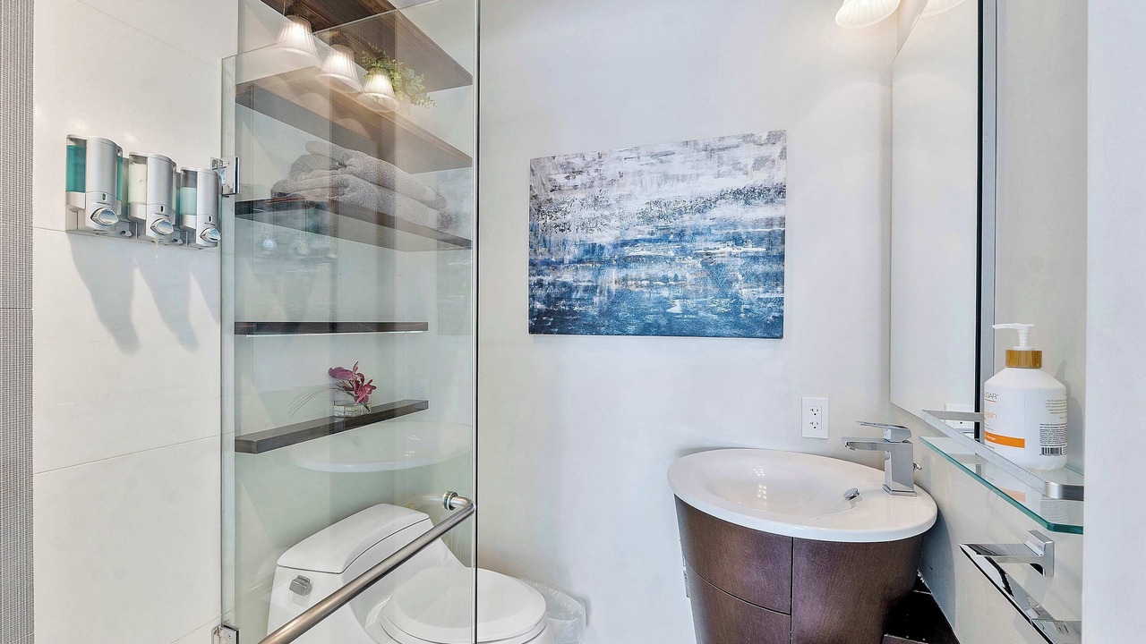 Photo of Bathroom in Coral Heights