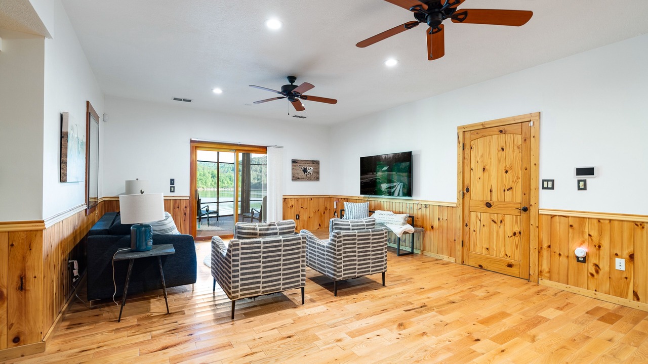 Photo of Livingroom in New Tazewell
