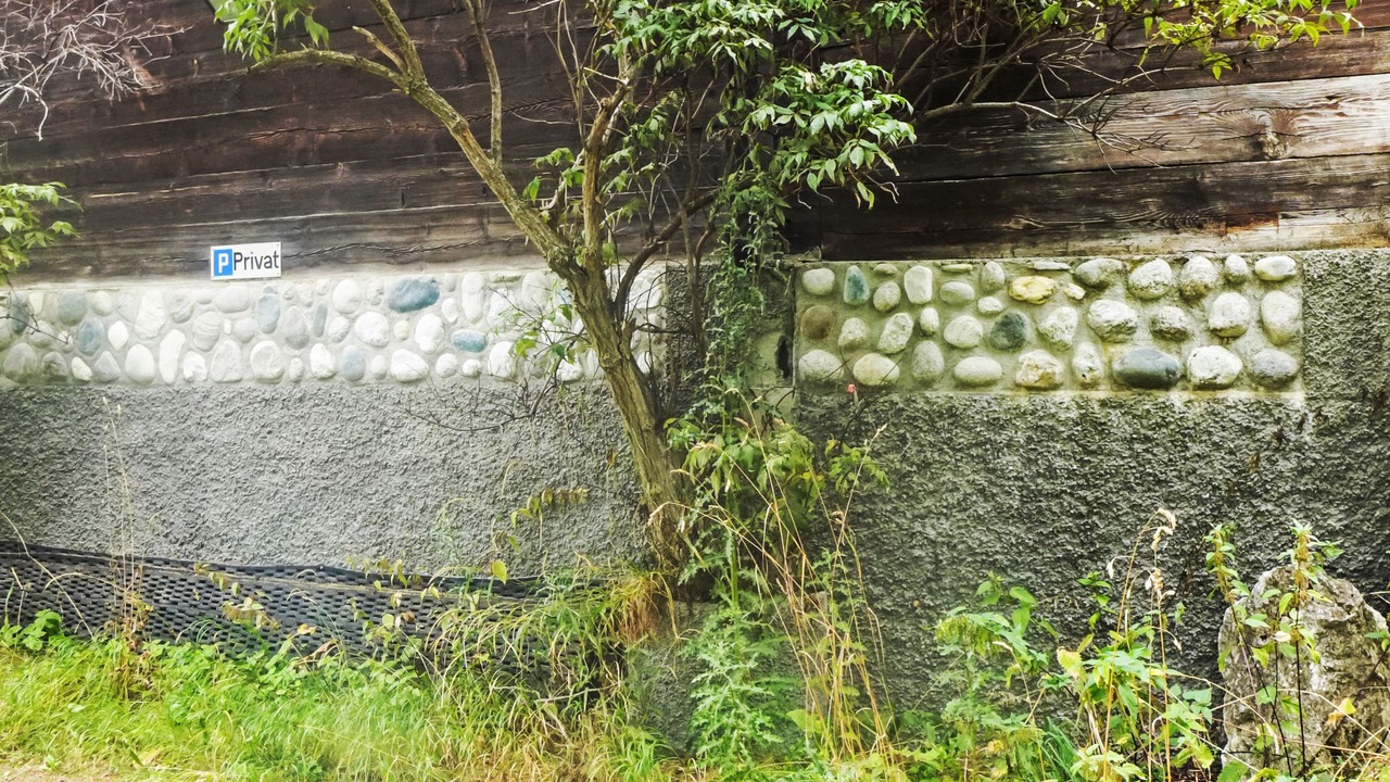 Photo of Outdoor in Taesch
