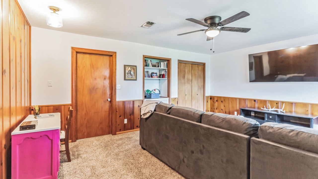 Photo of Livingroom in Cameron