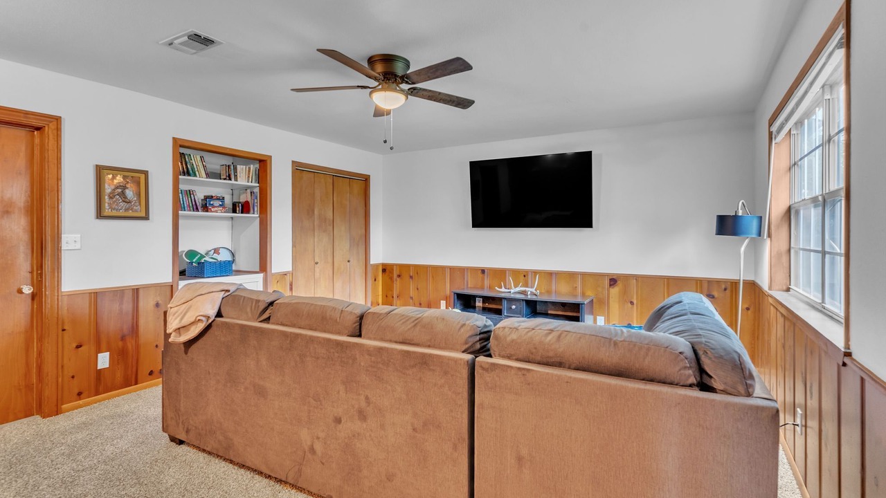 Photo of Livingroom in Cameron