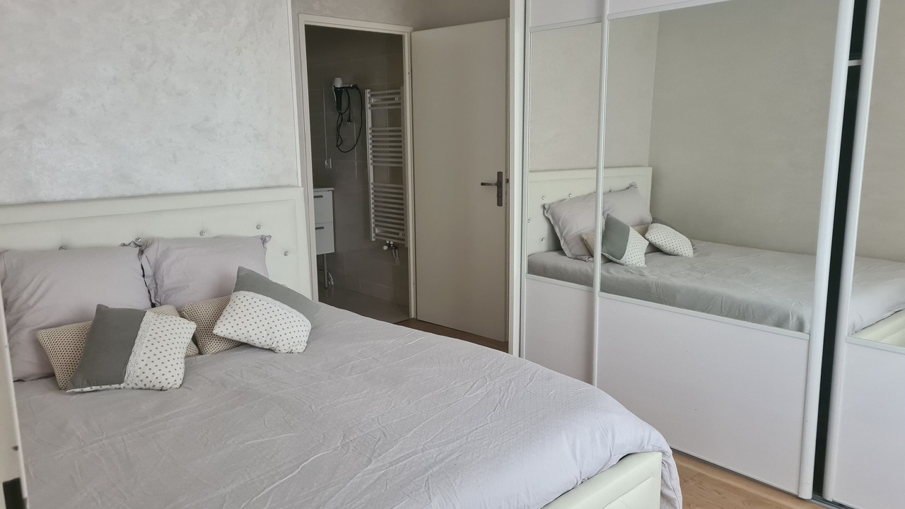 Photo of Bedroom in Le Blanc-Mesnil
