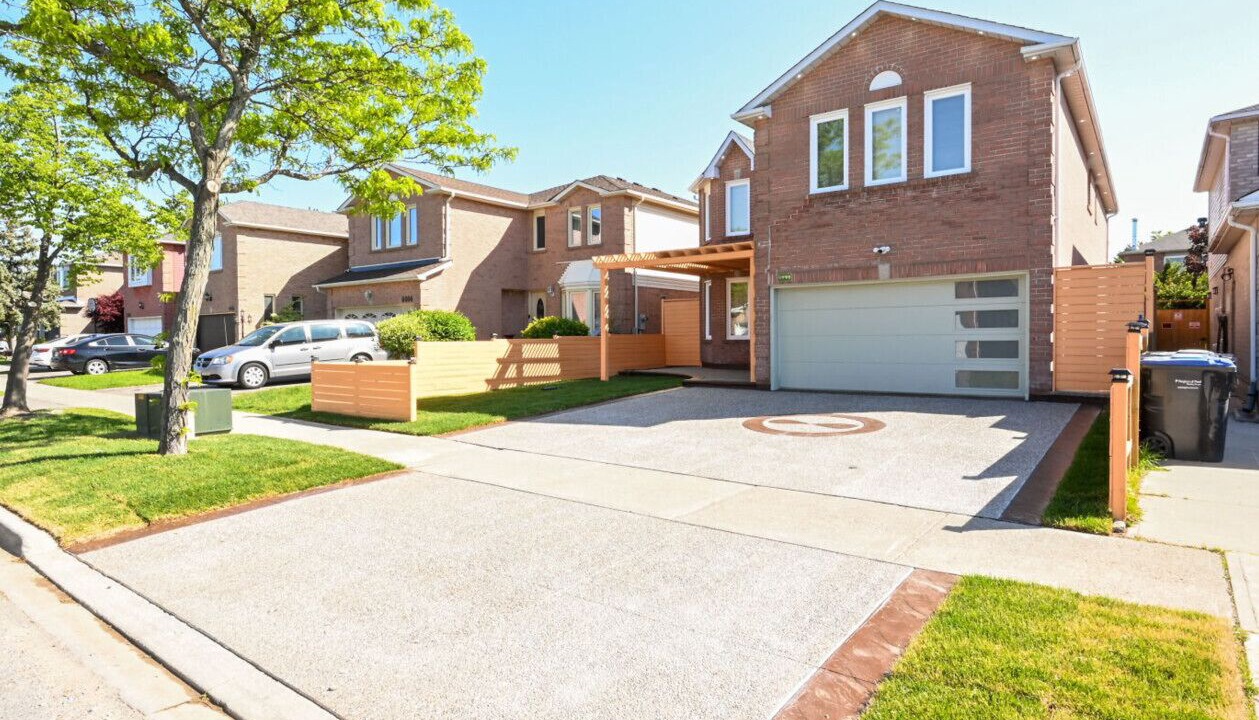 Photo of Outdoor in Lisgar