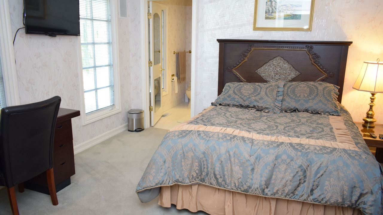 Photo of Bedroom in Saratoga