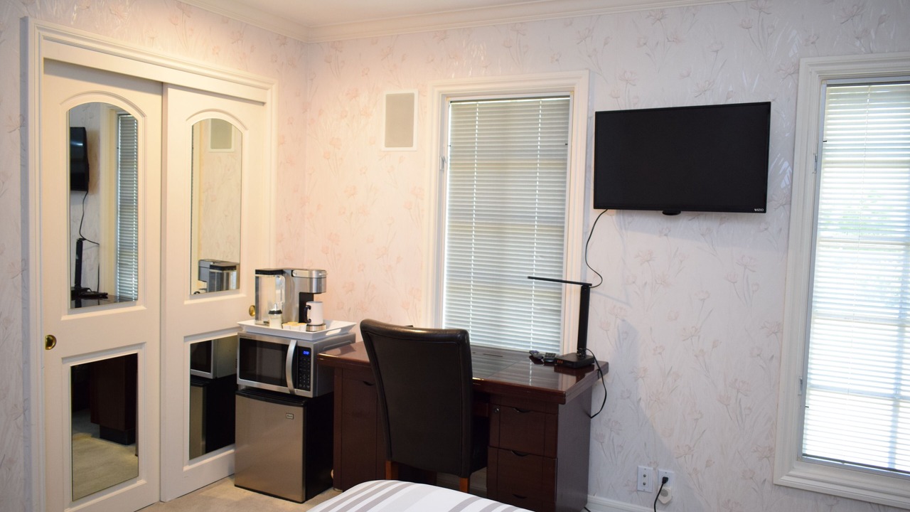 Photo of Bedroom in Saratoga