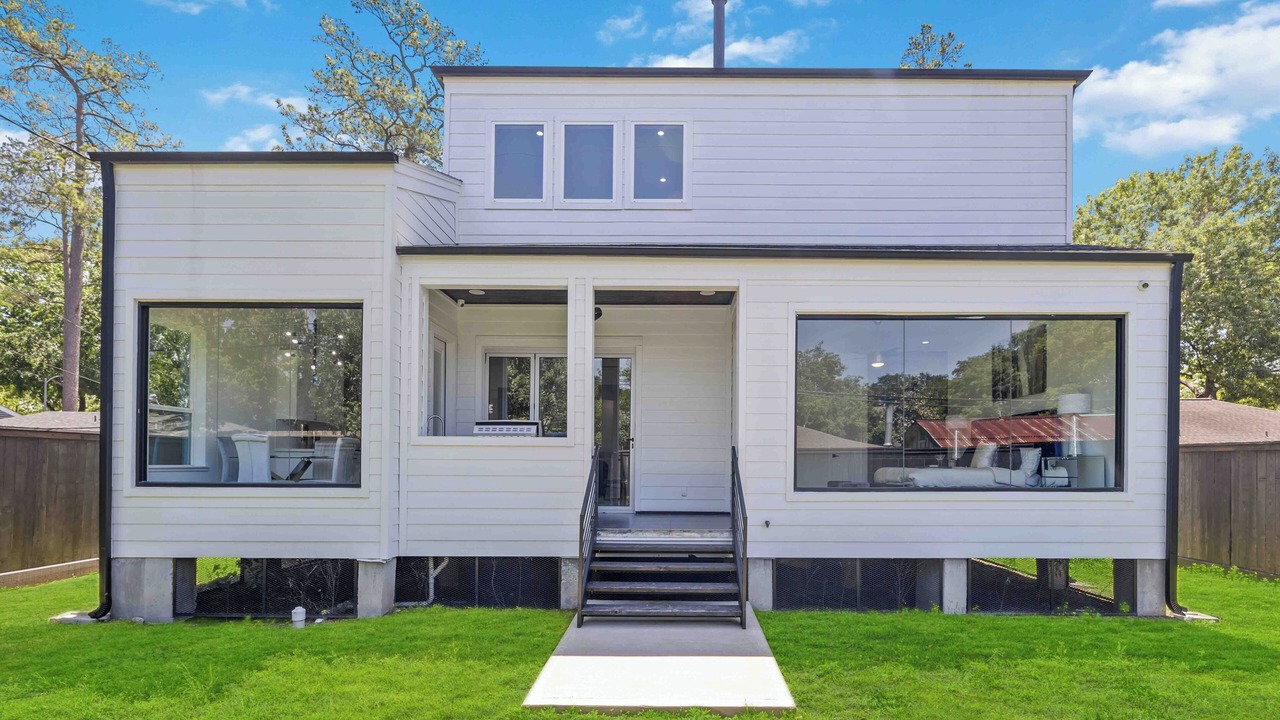 Photo of Outdoor in Garden Oaks